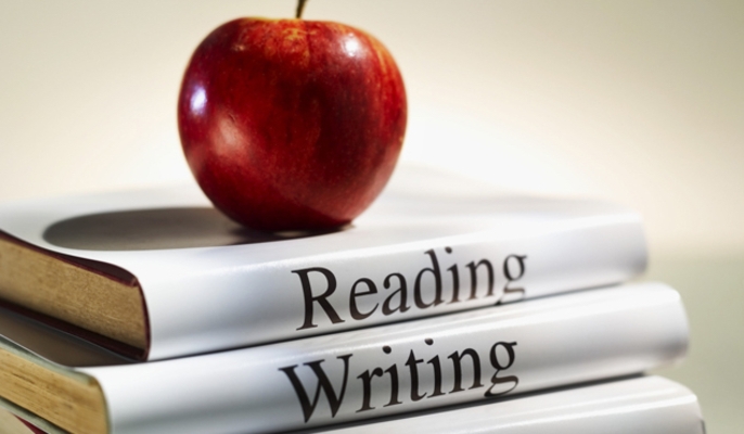 relationship between reading and writing essay